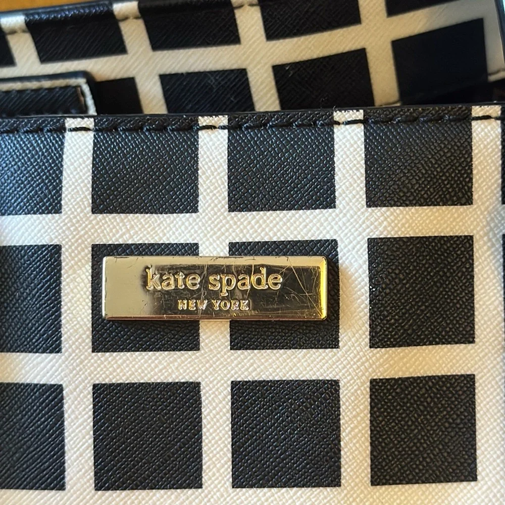 Kate Spade black & white very clean - Picture 2 of 15
